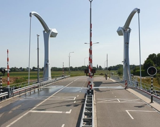 Waaksaam koelt bruggen - Kop van Noord-Holland